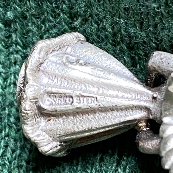 VTG I Creed I STG March Birthday Angel Jonquil Flower Charm - Picture 4 of 9